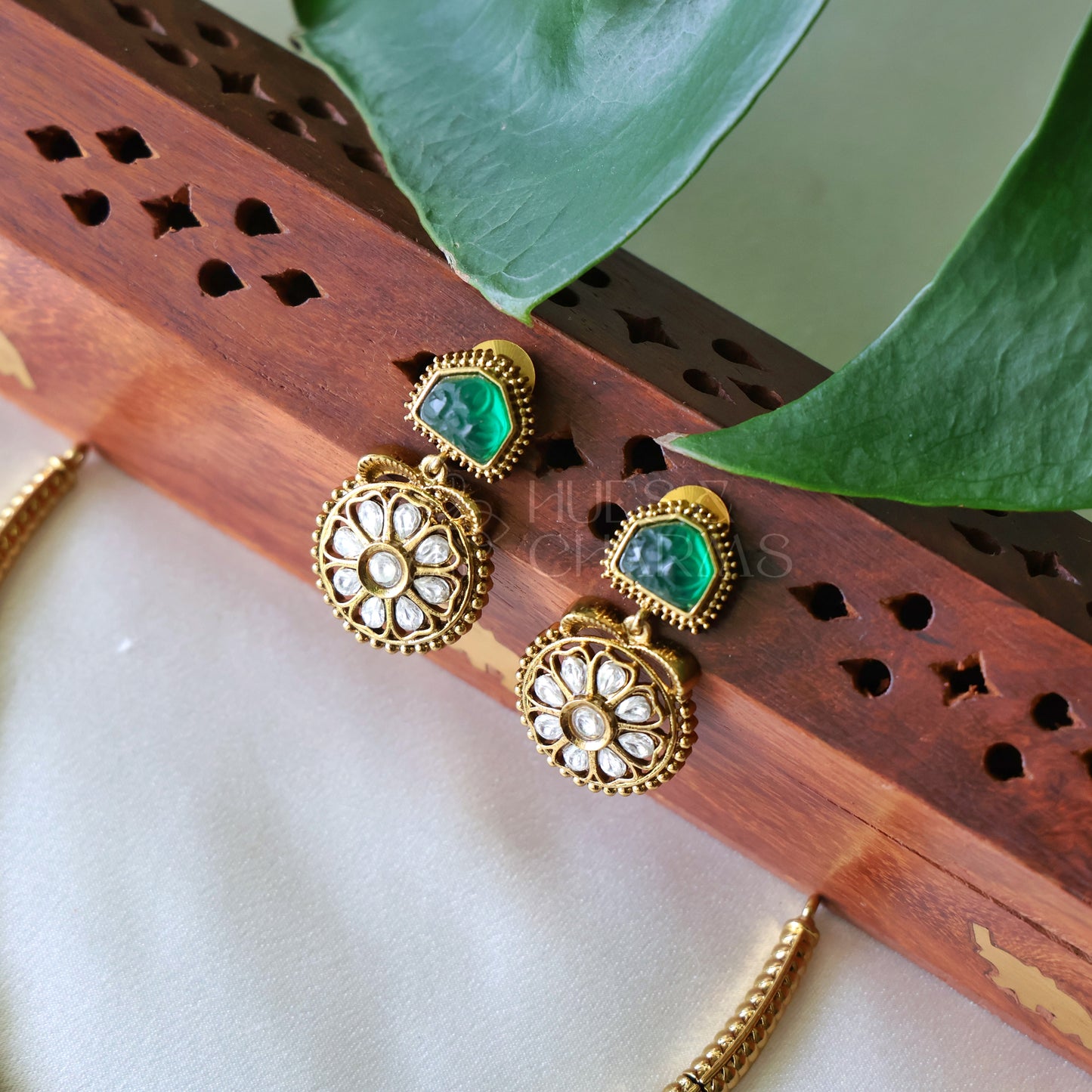STATEMENT ANTIQUE GREEN FLORA NECKLACE SET