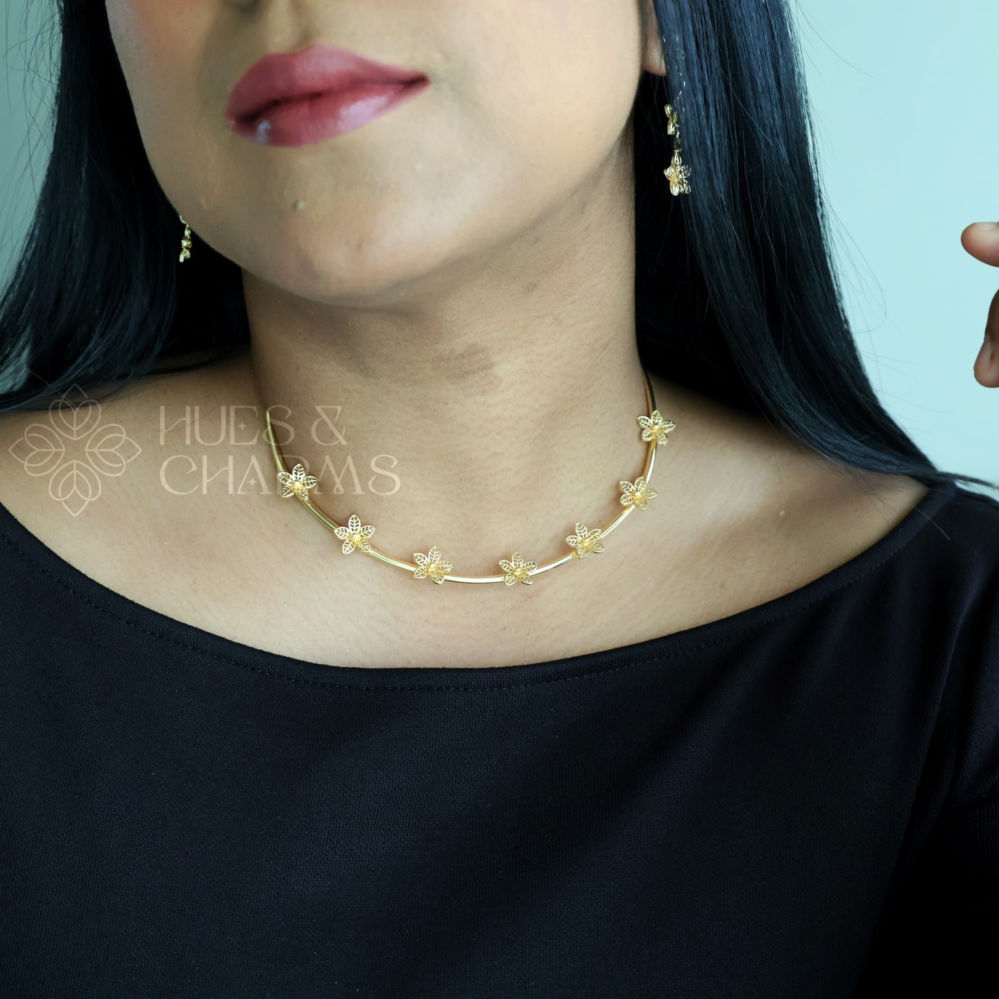 GOLDEN 7 FLOWER NECK CUFF SET