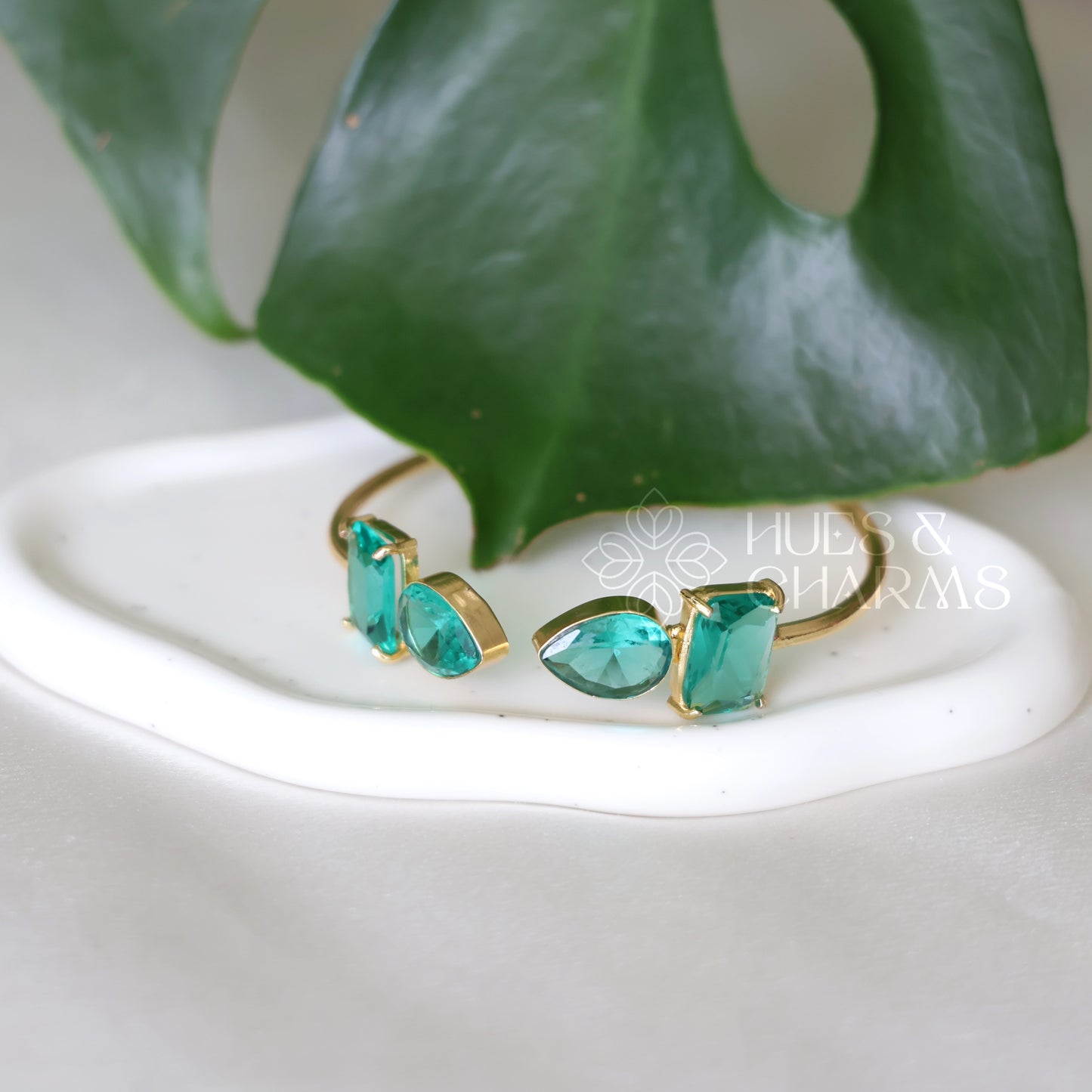 GOLDEN GLOSSY HARMONY BANGLE (COLOURS AVAILABLE)