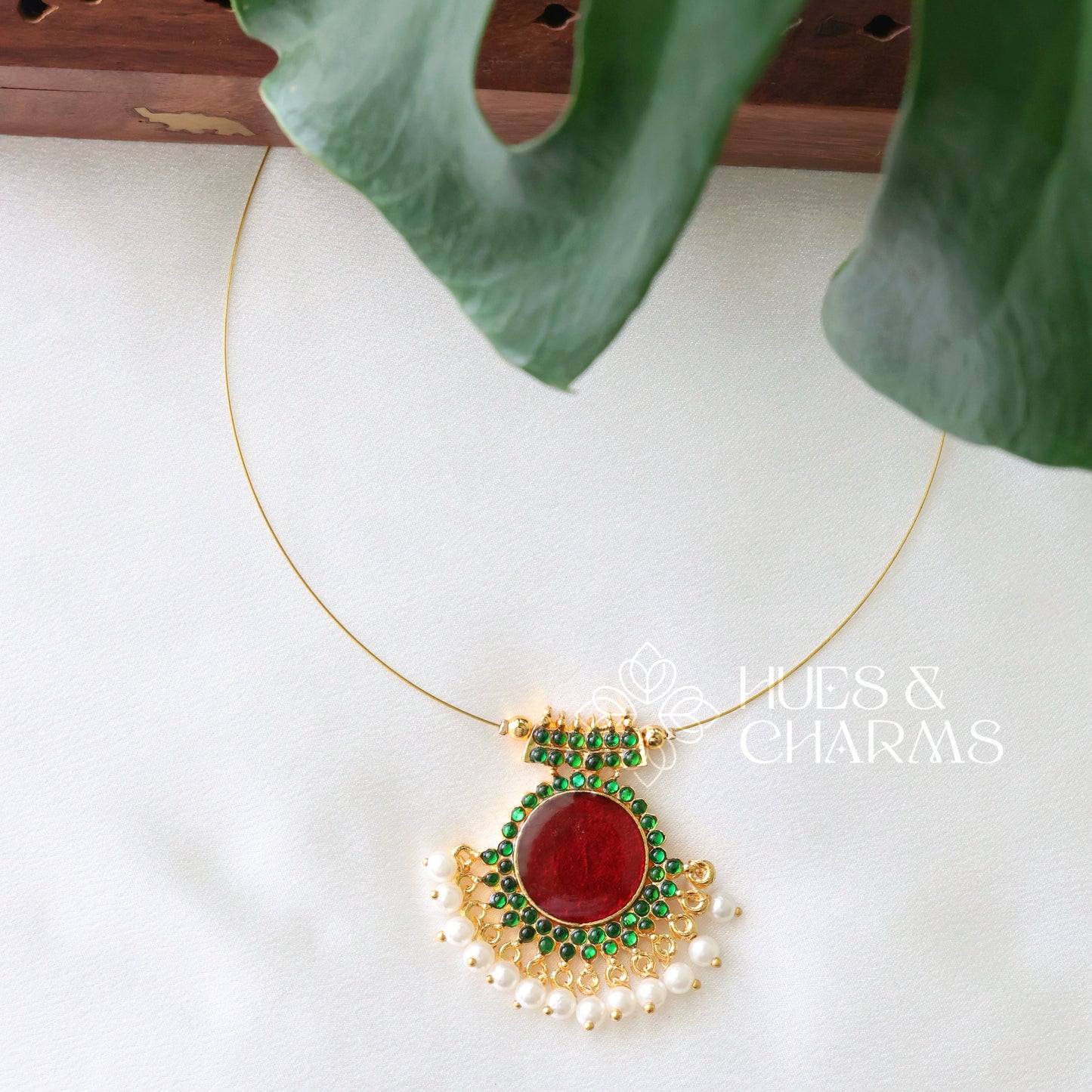 TRADITIONAL PALAKKA FLOATING NECKPIECE - RED