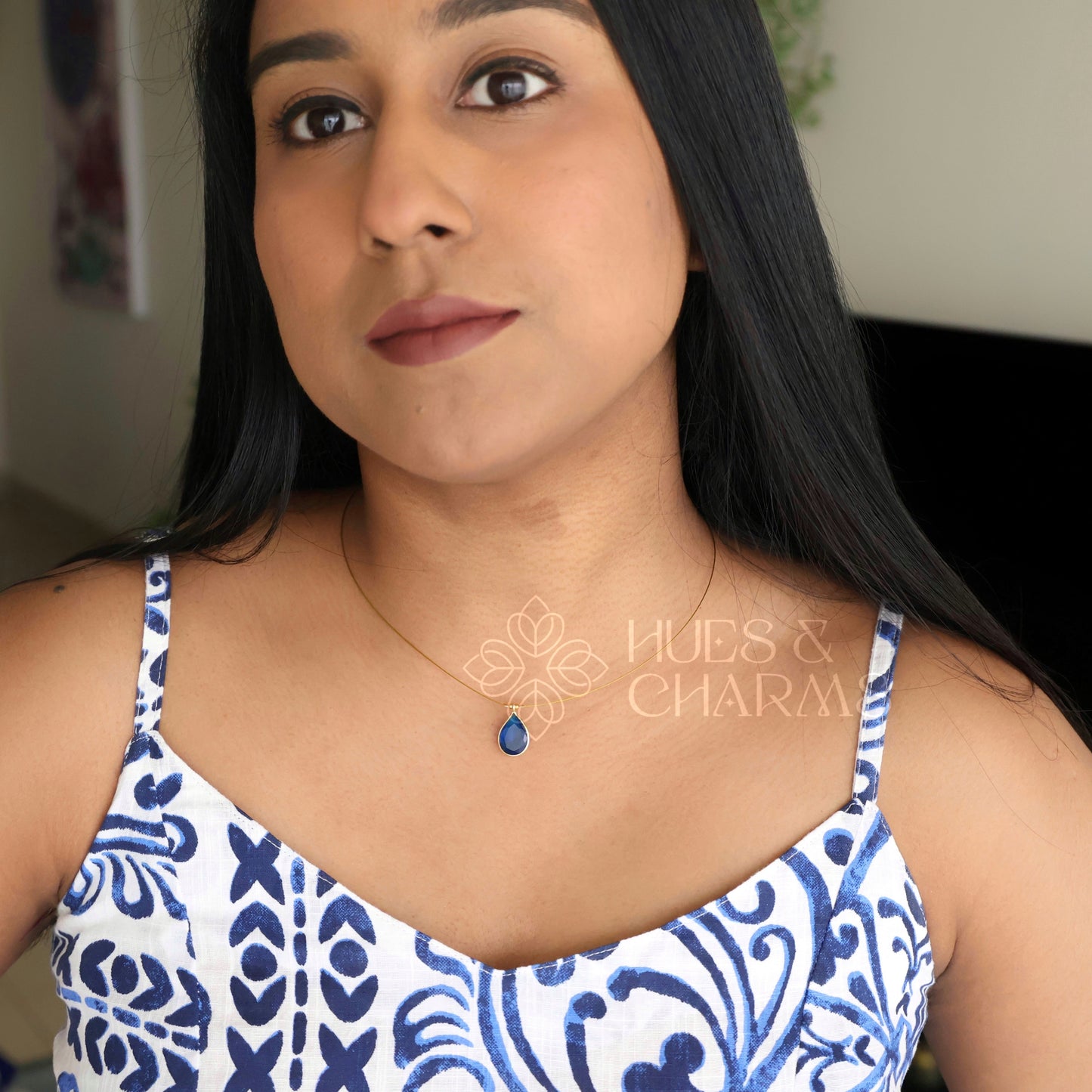 GLOSSY SINGLE DROP FLOATING NECKPIECE (COLOURS AVAILABLE)
