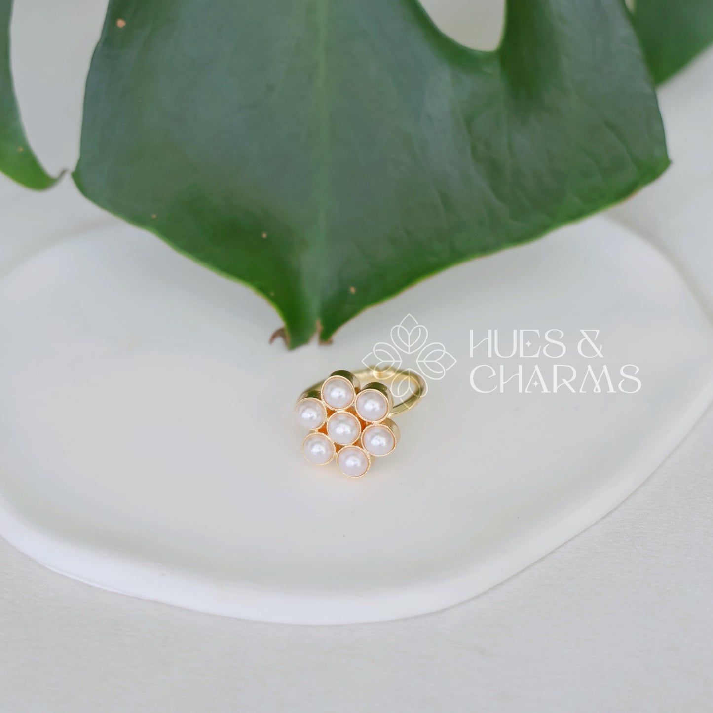 GOLDEN FLORAL PEARL ADJUSTABLE RING