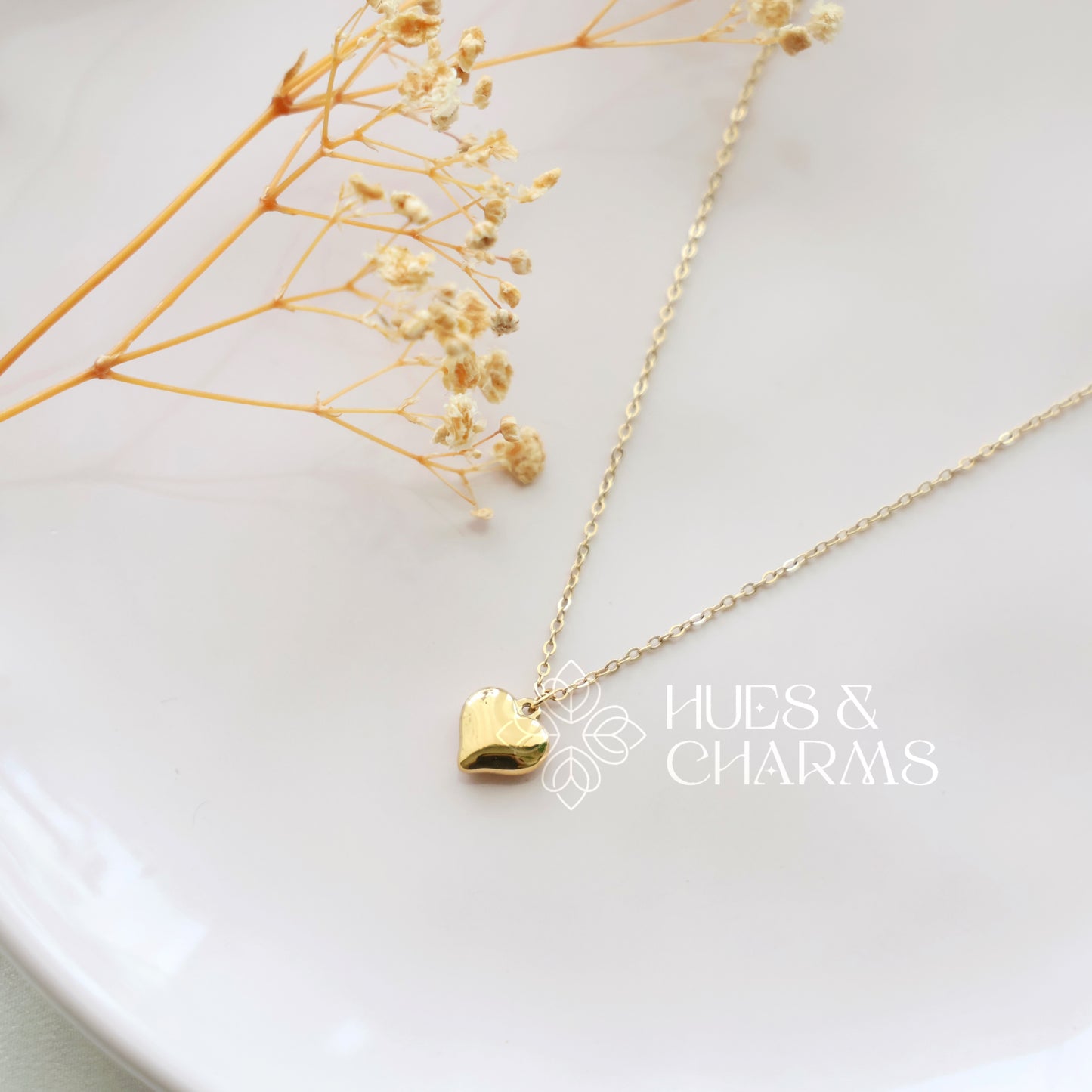 GOLDEN SMALL HEART PENDANT NECKPIECE