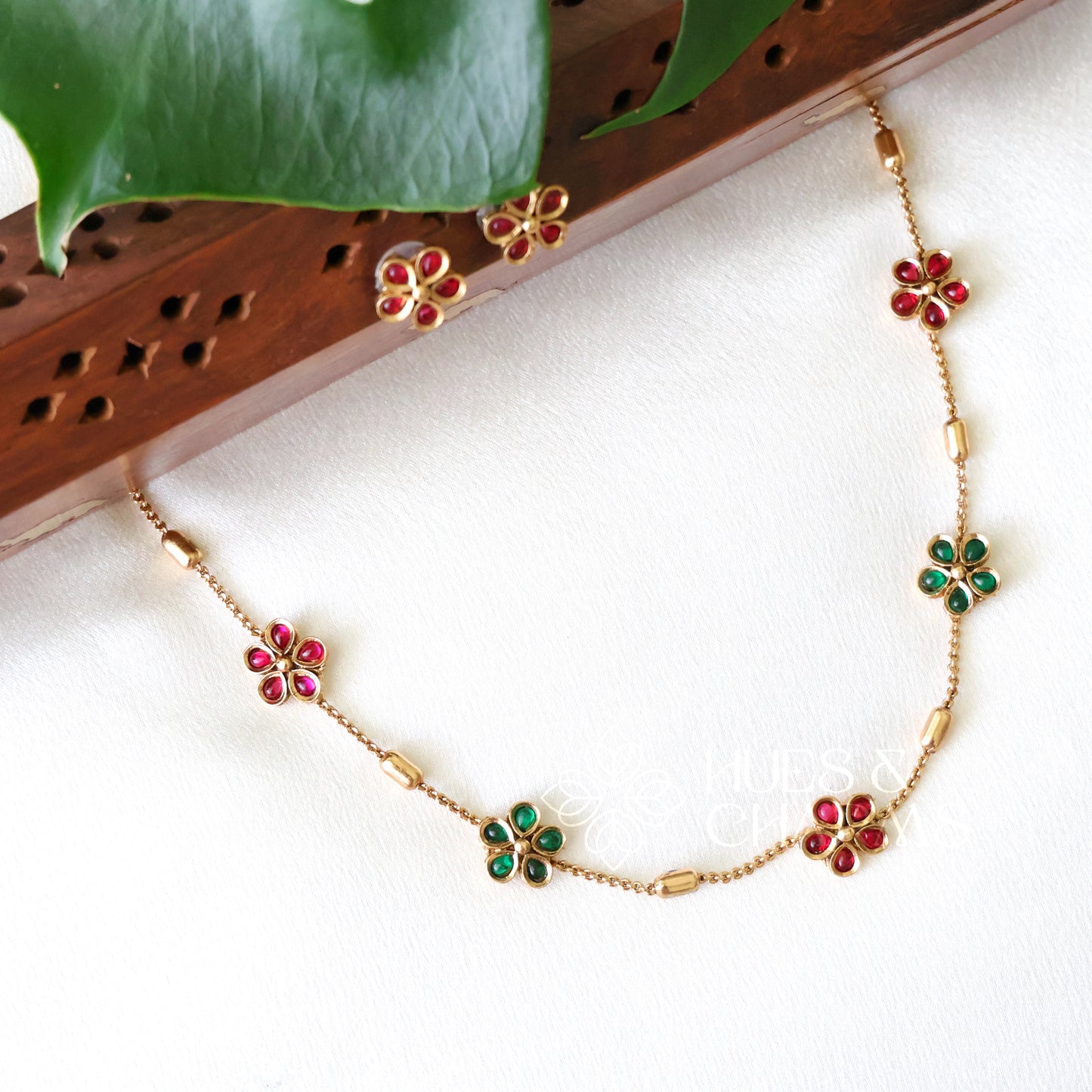 GOLDEN PUSHPA NECKLACE SET