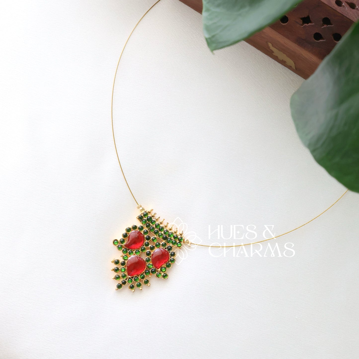 TRADITIONAL 3 MANGO FLOATING NECKPIECE - RED