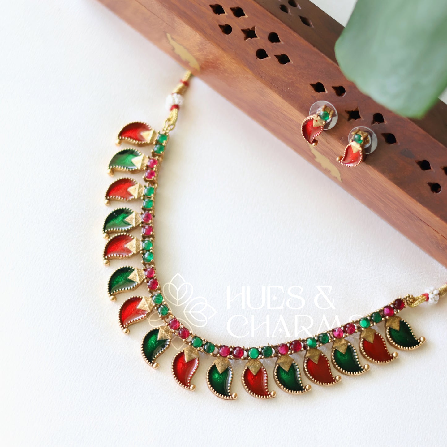 TRADITIONAL RUBY AND GREEN STATEMENT PALAKKA NECKLACE SET