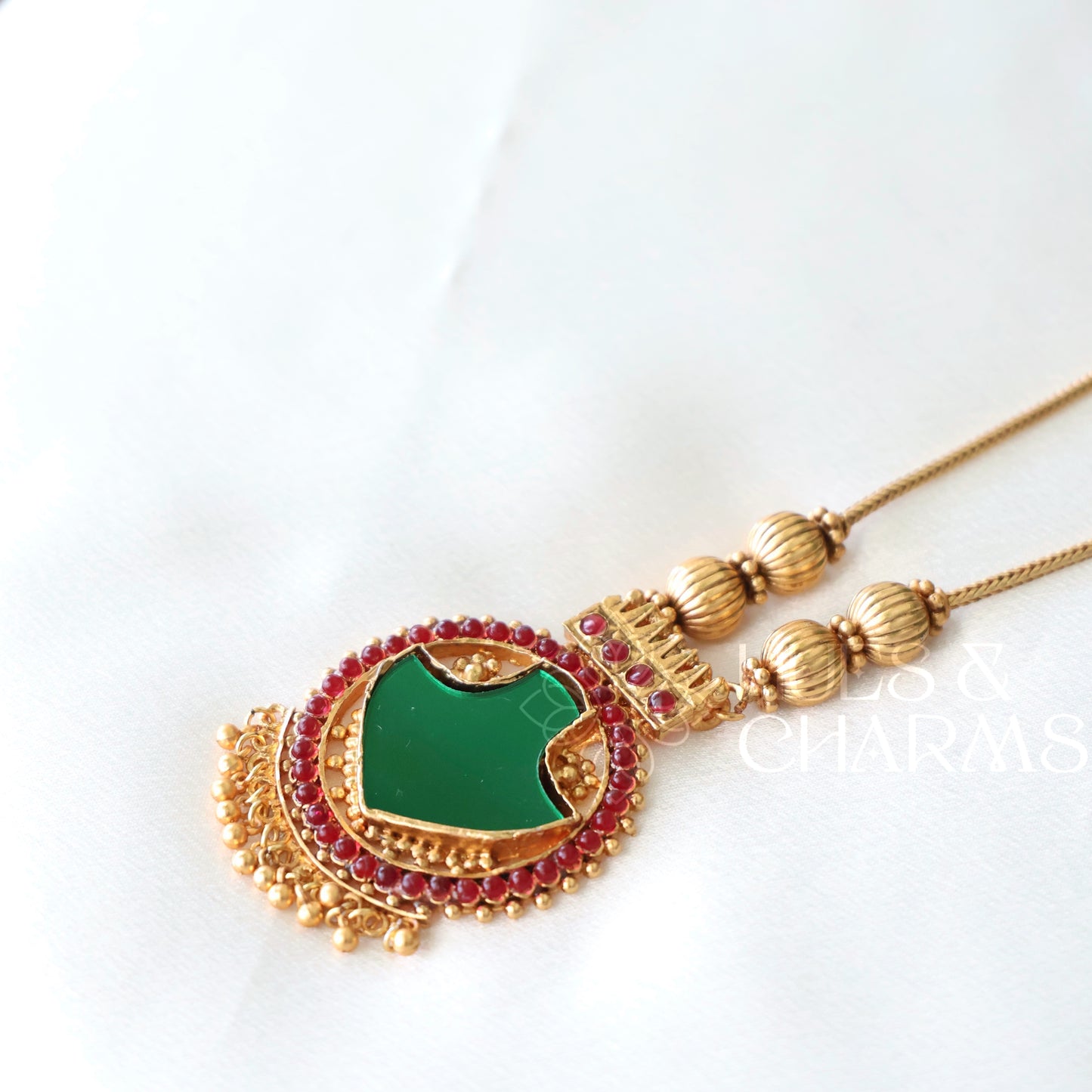 GOLDEN PALAKKA PENDANT NECKLACE