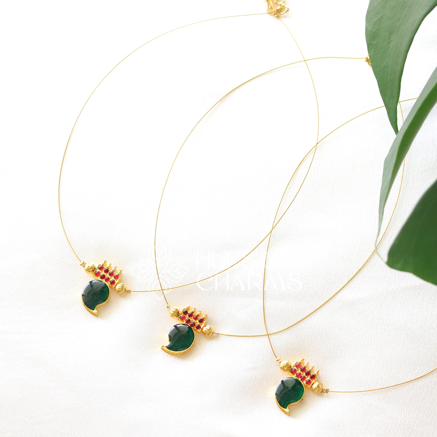 MANGO FLOATING NECKPIECE - GREEN