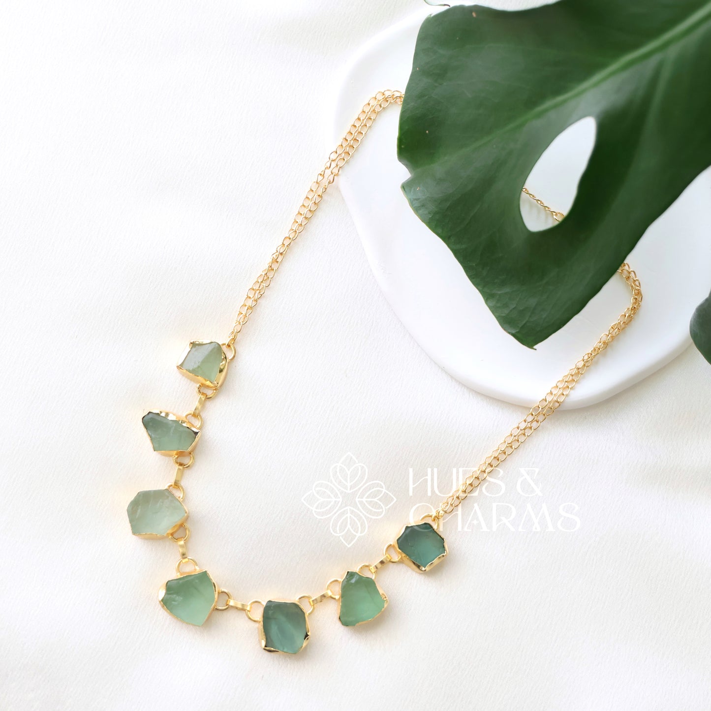 GOLDEN 7 RAW STONE BOLD NECKPIECE