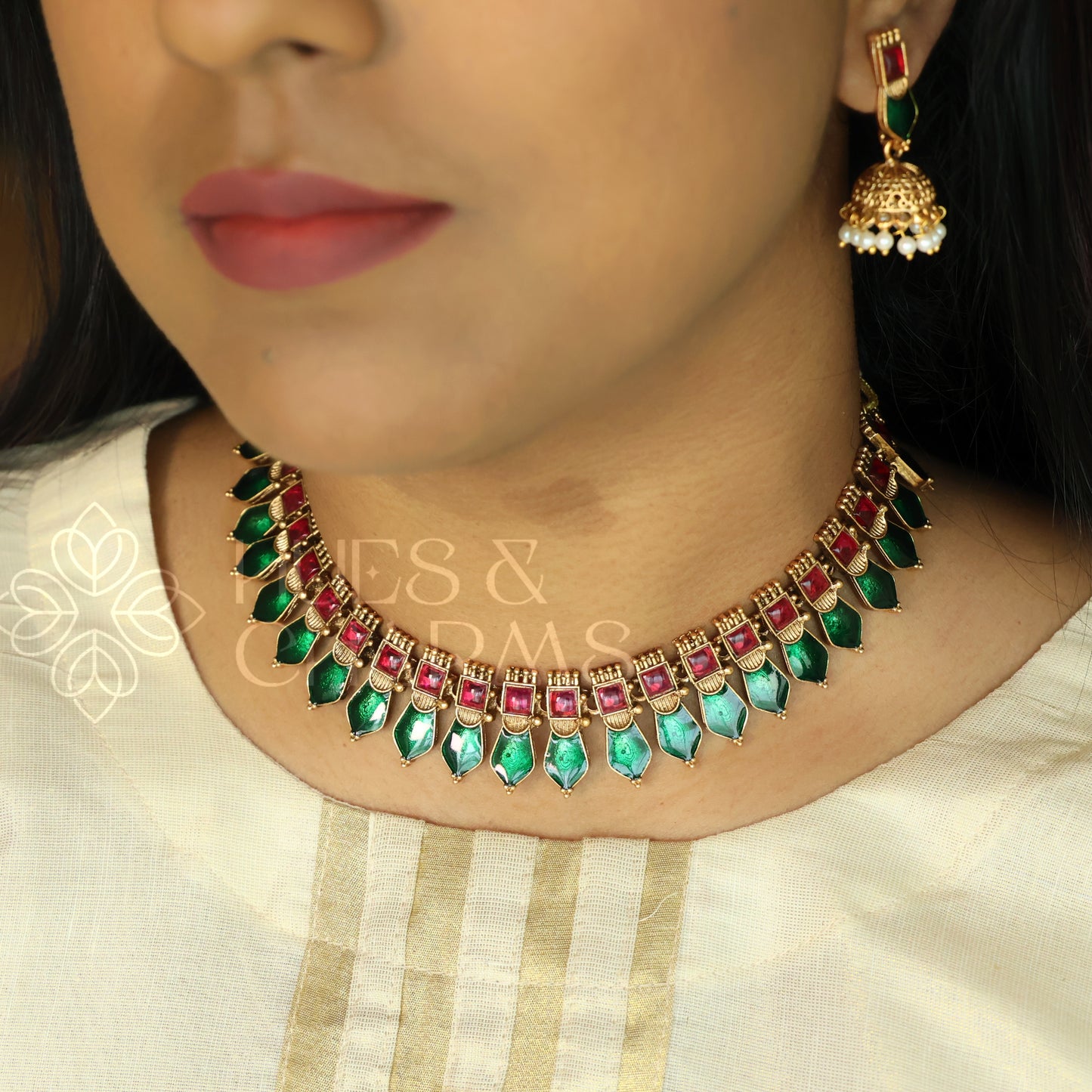 GOLDEN VAIBHAVAM PALAKKA NECKLACE SET (Colours available)
