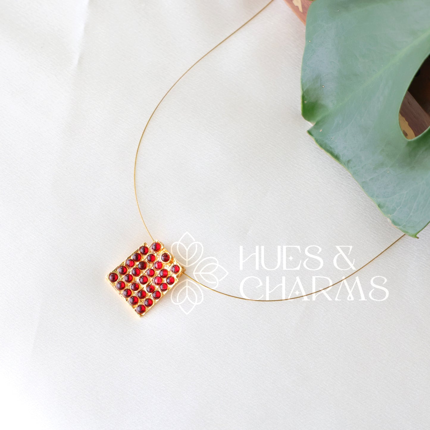 TRADITIONAL SINGLE PENDANT FLOATING NECKPIECE ( OPTIONS AVAILABLE)