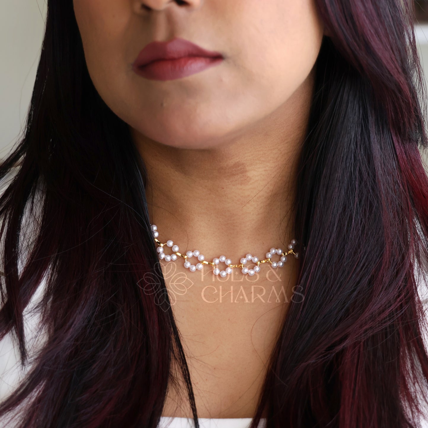 GOLDEN FLORA MINIMAL NECKPIECE WITH PEARLS