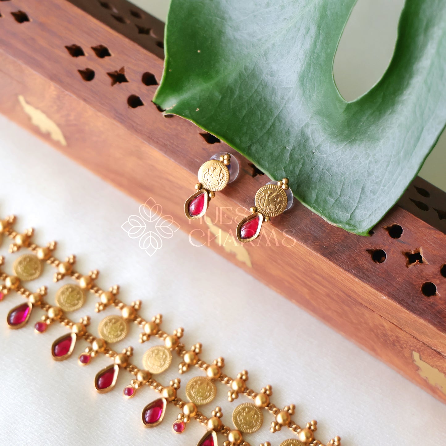 TRADITIONAL THREE LAYER KAASHU CHOKER SET(COLOURS AVAILABLE)