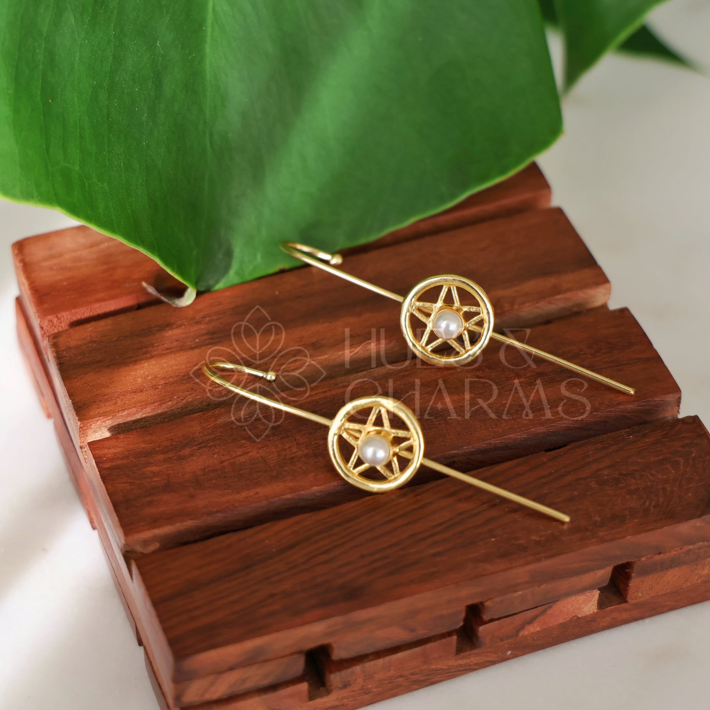 GOLDEN ASTRAL STAR EAR CUFF WITH PEARL