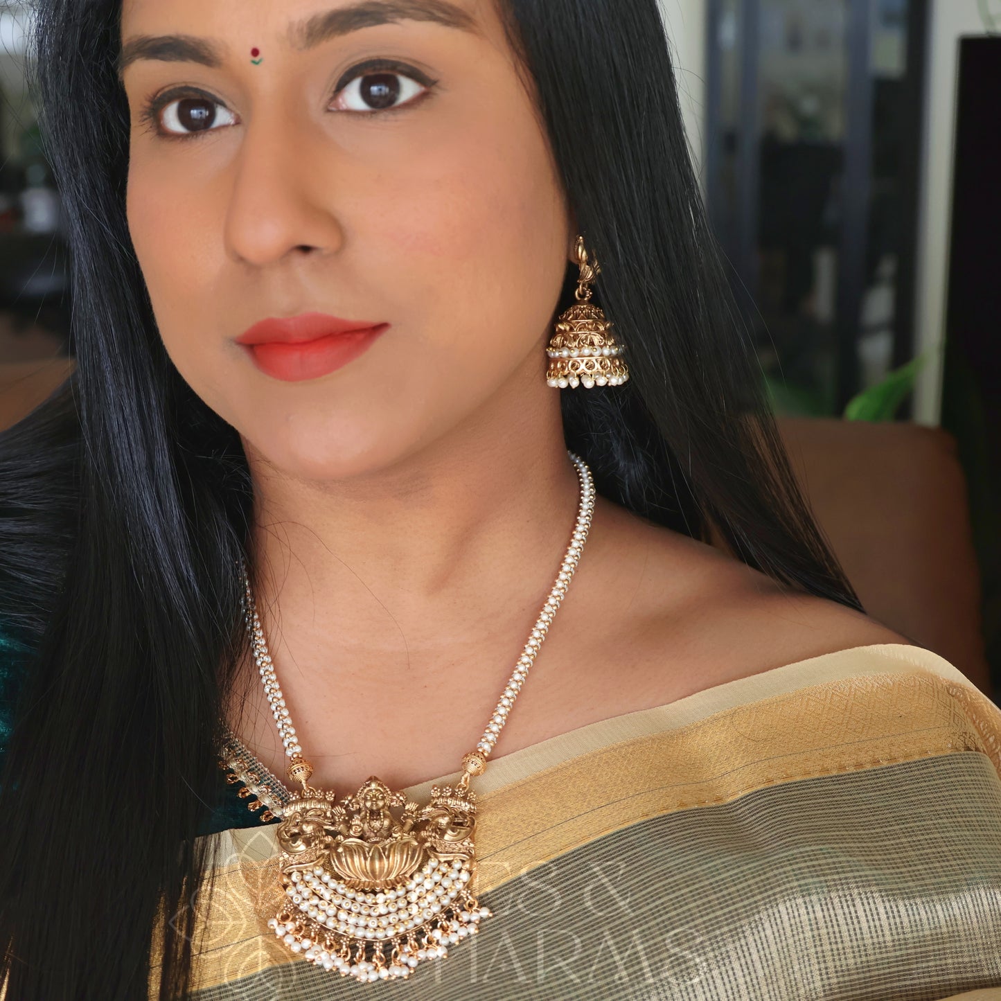 TRADITIONAL PADMA LAKSHMI PEARL HARAM SET