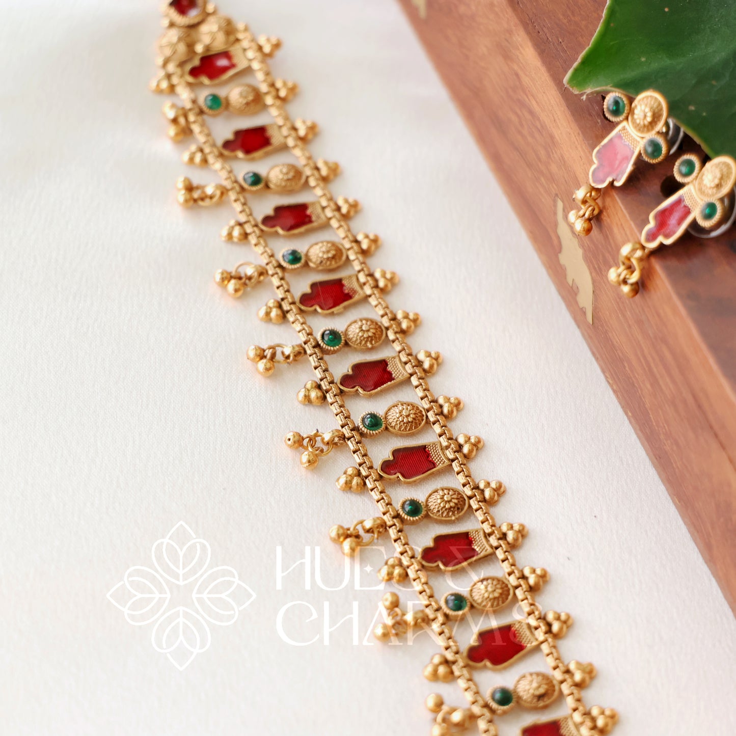 TRADITIONAL PALAKKA CHOKER SET WITH GHUNGARO ( COLOURS AVAILABLE )