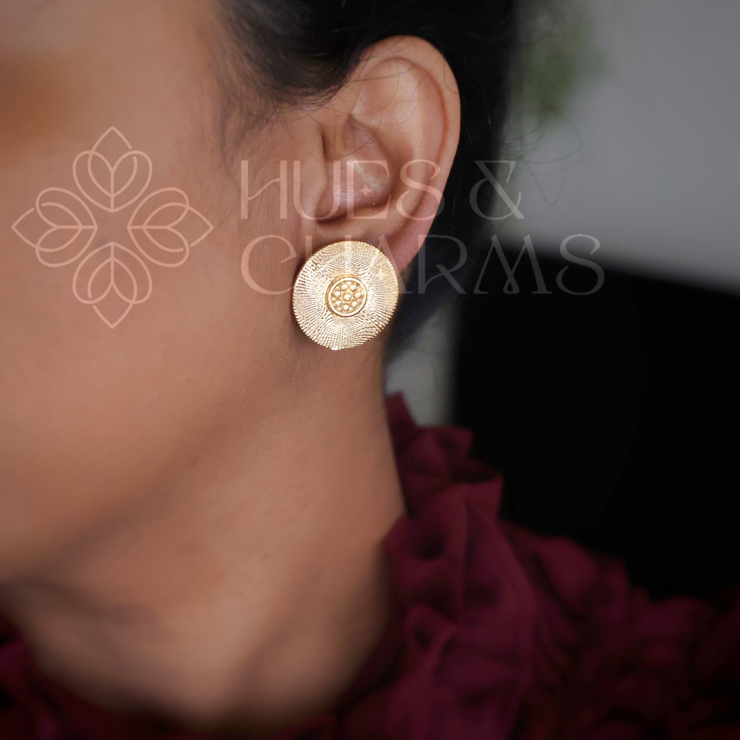 GOLDEN FLORAL BLOOM STUD EARRINGS