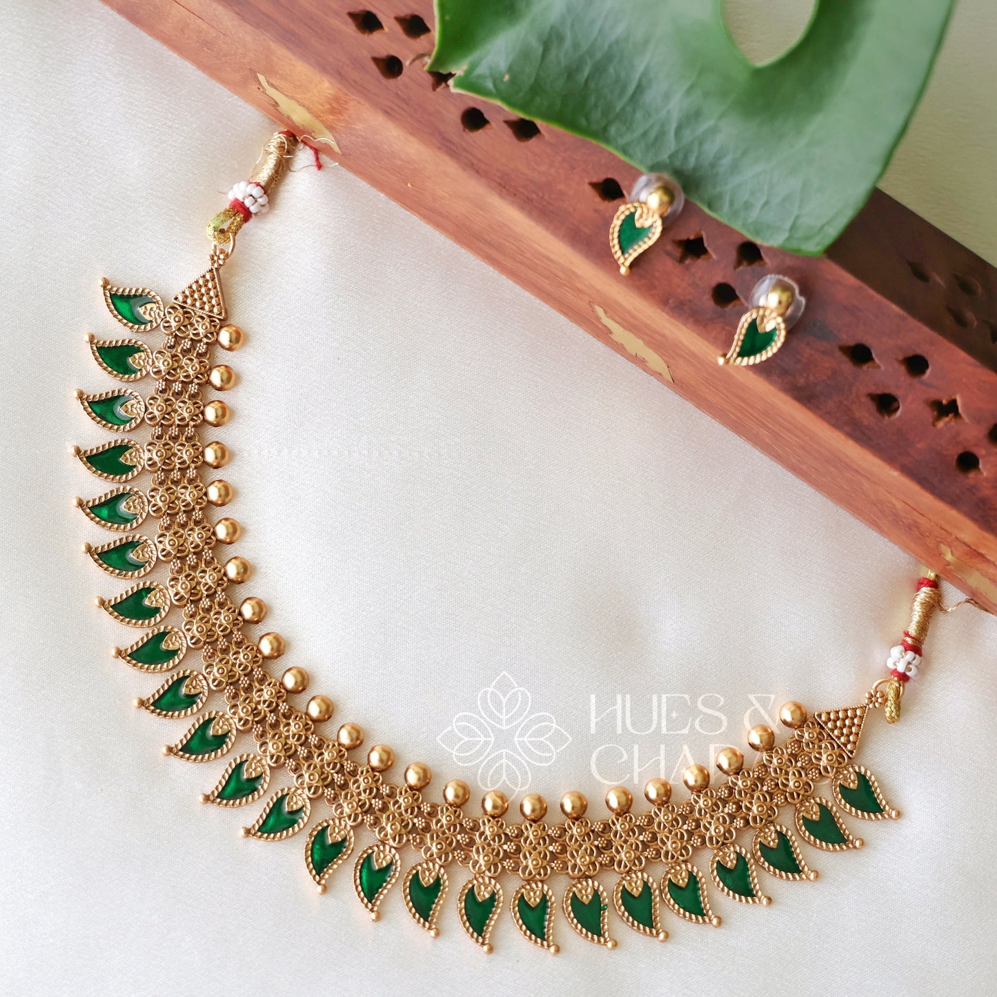 GOLDEN VAIDEHI PALAKKA NECKLACE SET (COLOURS AVAILABLE)