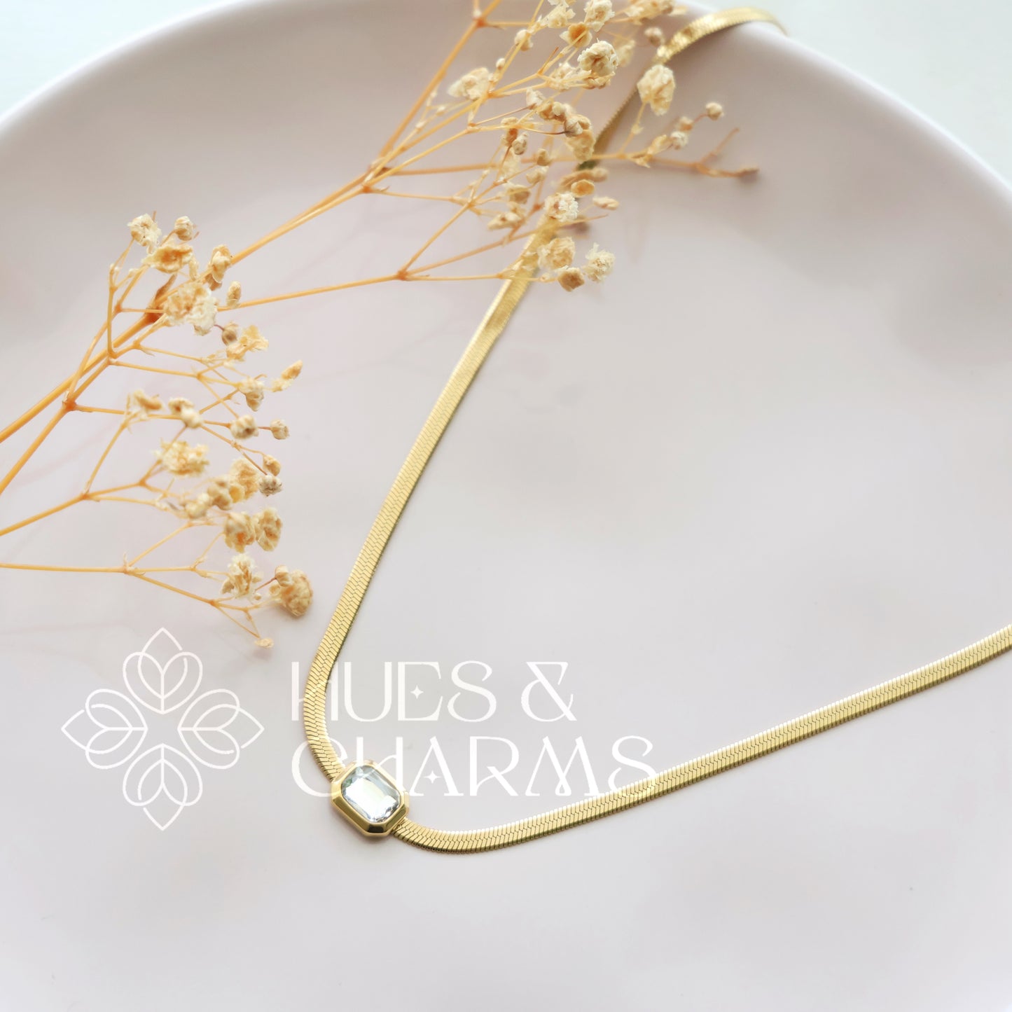 GOLDEN RECTANGLE WHITE STONE PENDANT NECKPIECE