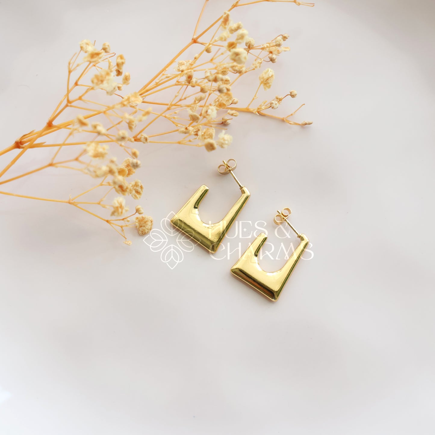 GOLDEN RECTANGULAR HOOPS