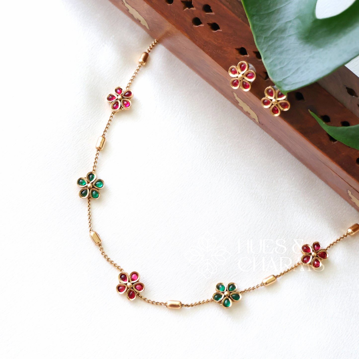 GOLDEN PUSHPA NECKLACE SET