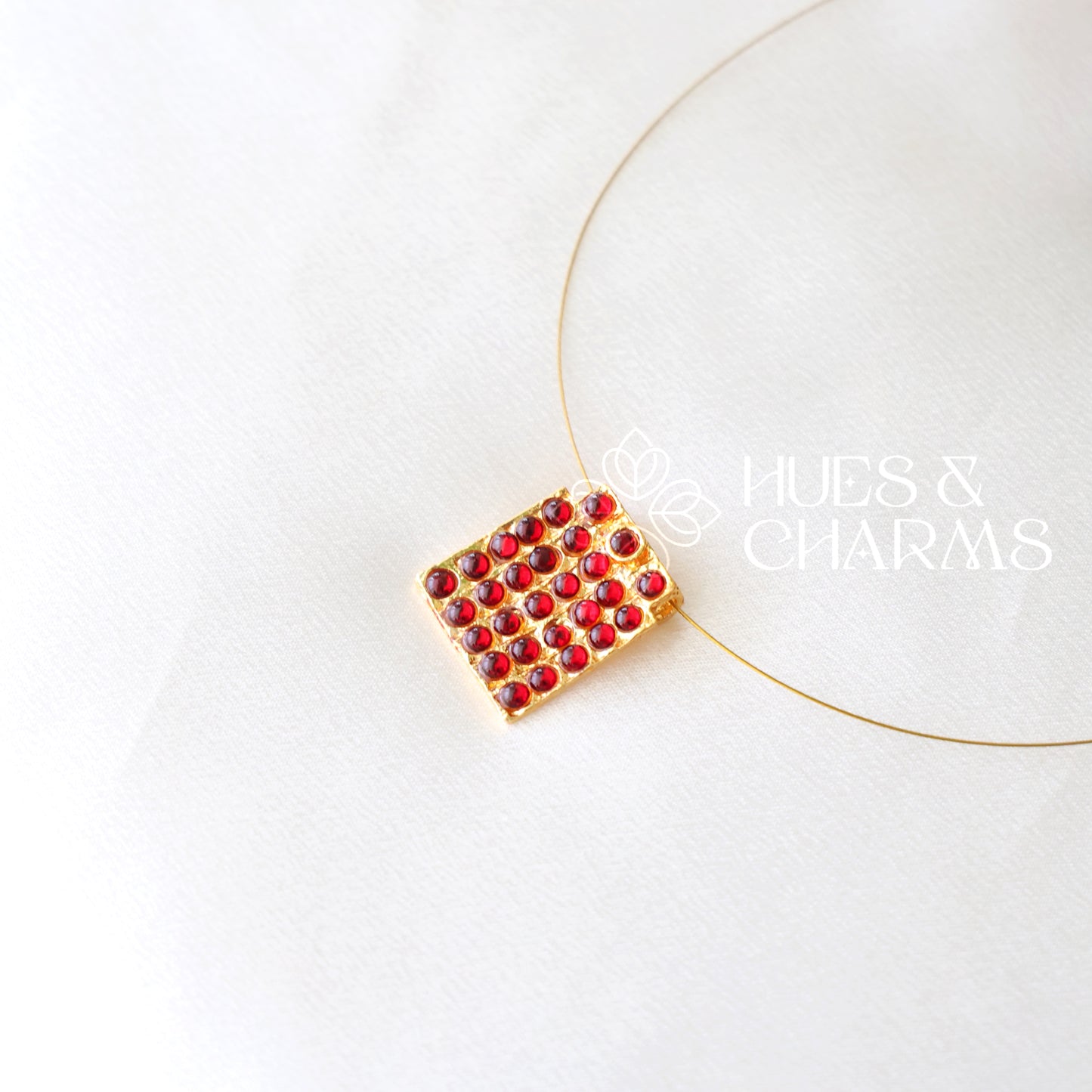 TRADITIONAL SINGLE PENDANT FLOATING NECKPIECE ( OPTIONS AVAILABLE)