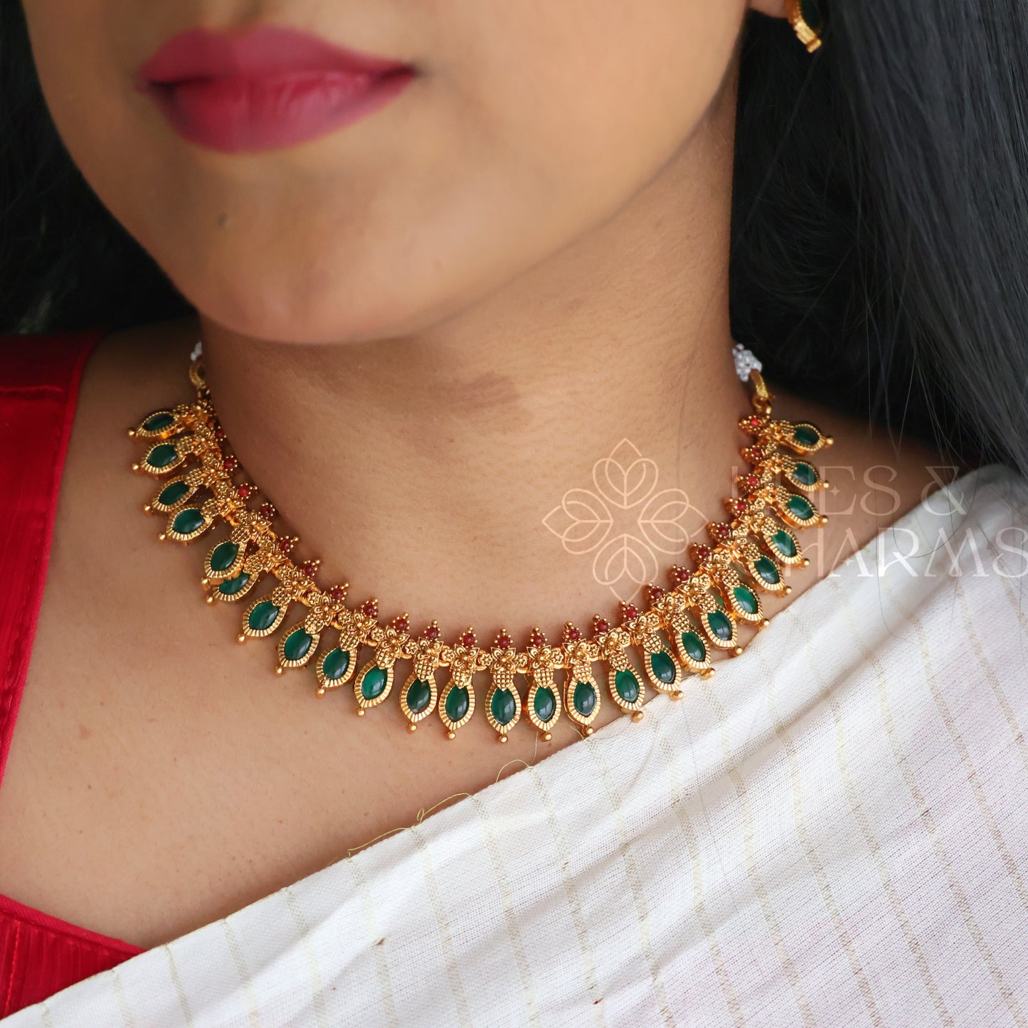 GOLDEN RATNA PALAKKA NECKLACE SET