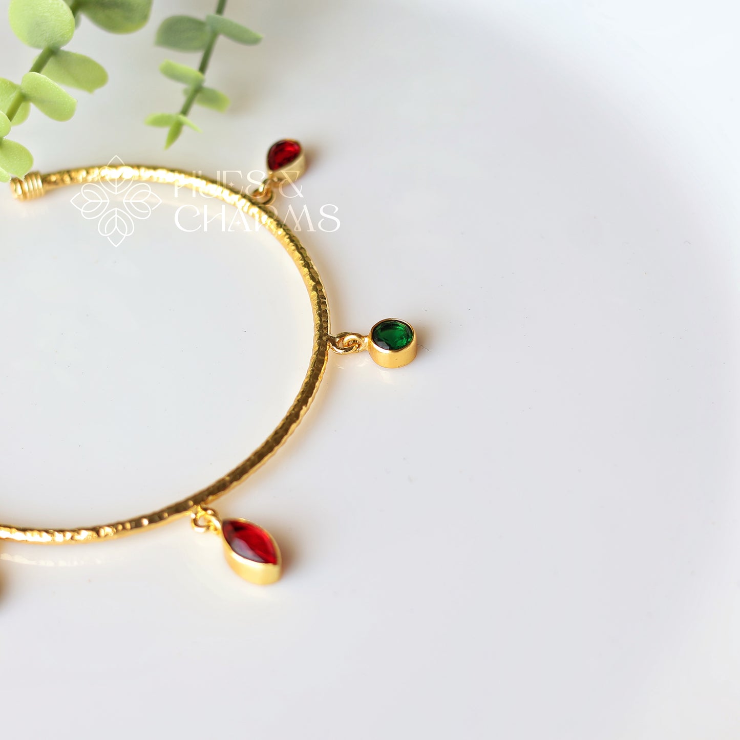 5 GLOSSY DROP TEXTURED BANGLE