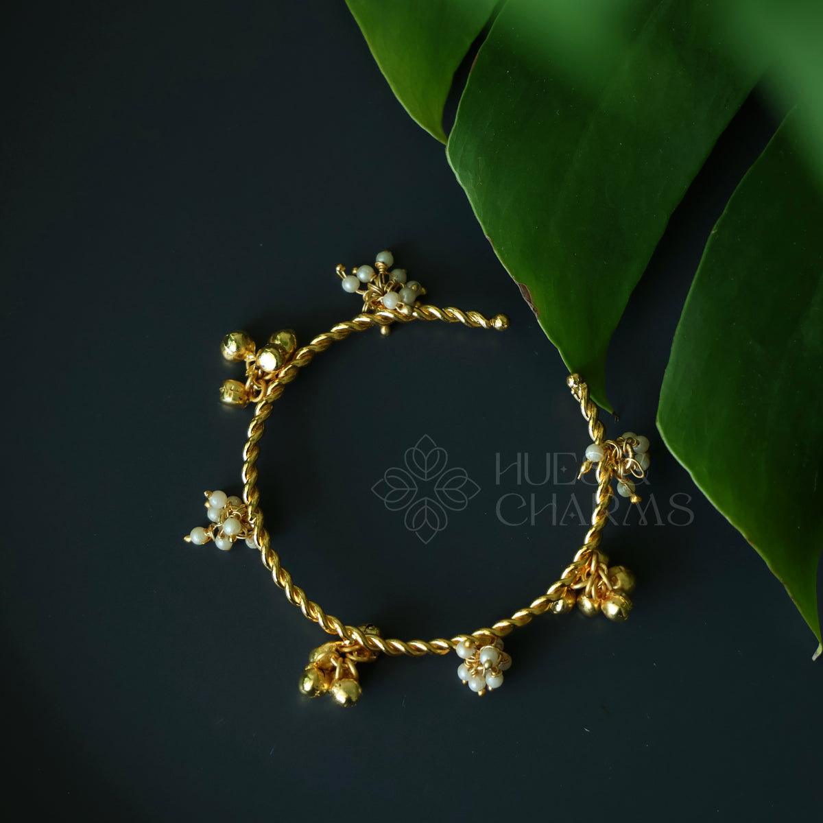 GOLDEN GHUNGAROO ADJUSTABLE BANGLE WITH PEARLS