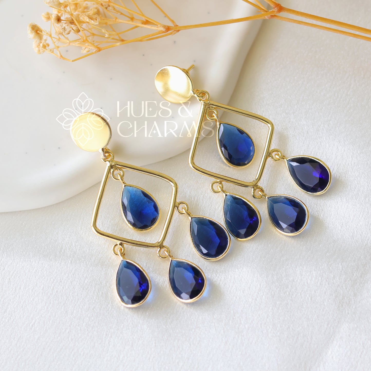 ROYAL GLOSSY RAINDROP SMALL EARRING