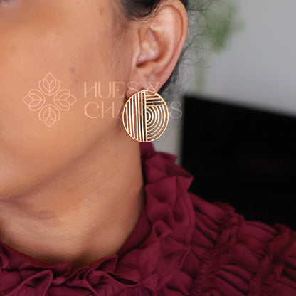 GOLDEN ARC & LINE STUD EARRINGS