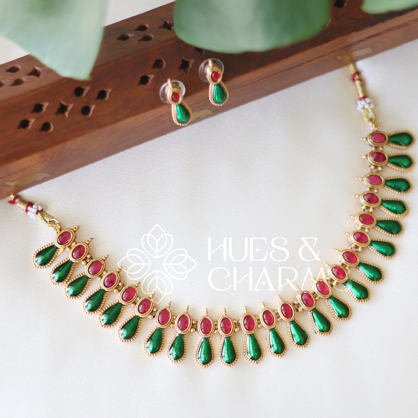 TRADITIONAL RUBY AND GREEN PALAKKA NECKLACE SET