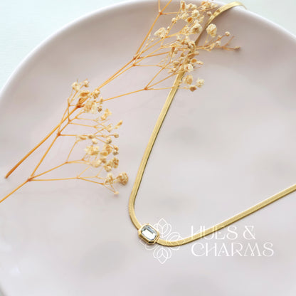 GOLDEN RECTANGLE WHITE STONE PENDANT NECKPIECE