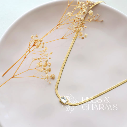 GOLDEN RECTANGLE WHITE STONE PENDANT NECKPIECE