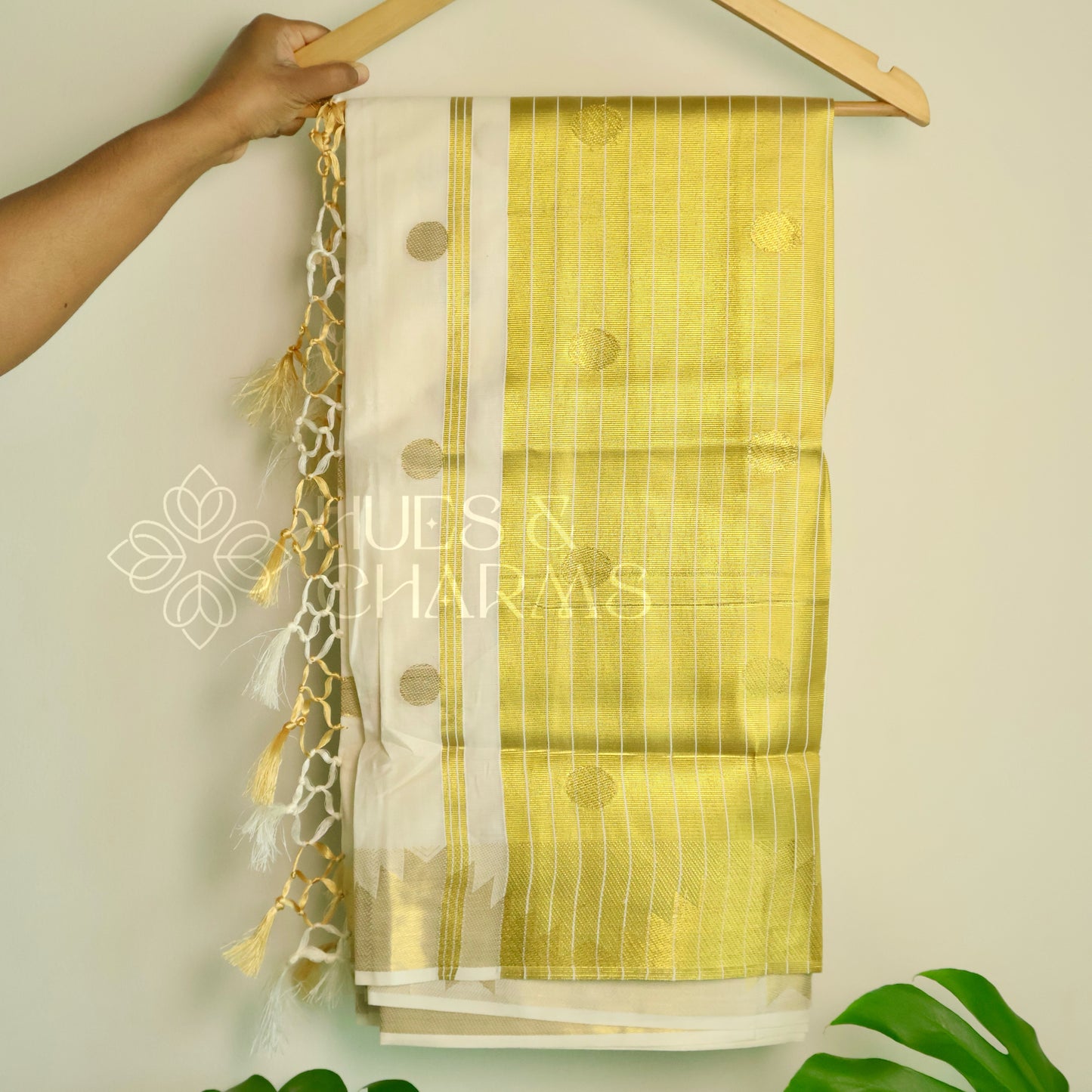 KERALA SIGNATURE KASAVU HANDLOOM POLKA SAREE