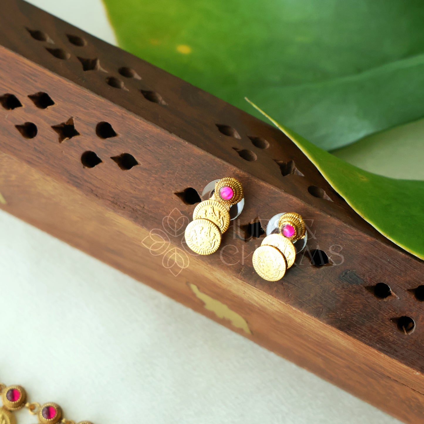GOLDEN AISHWARYA KASU LAKSHMI CHOKER SET (Colours available)