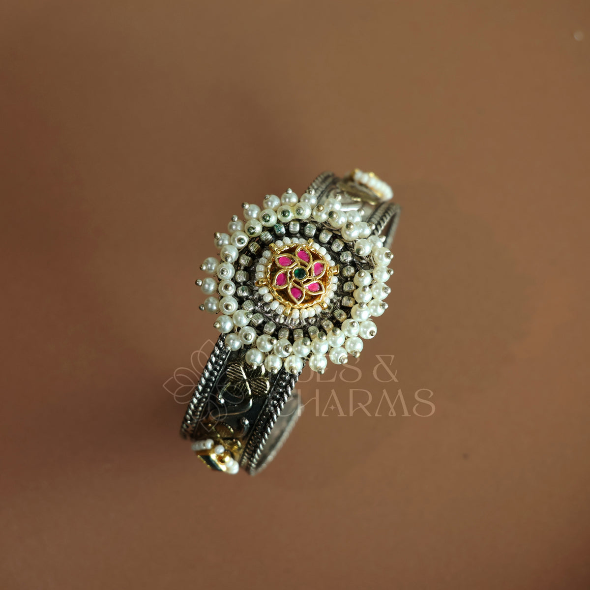 OXIDISED KANAK DUAL TONE ADJUSTABLE BANGLE