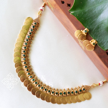 TRADITIONAL PADMA LAKSHMI BOLD COIN NECKLACE SET