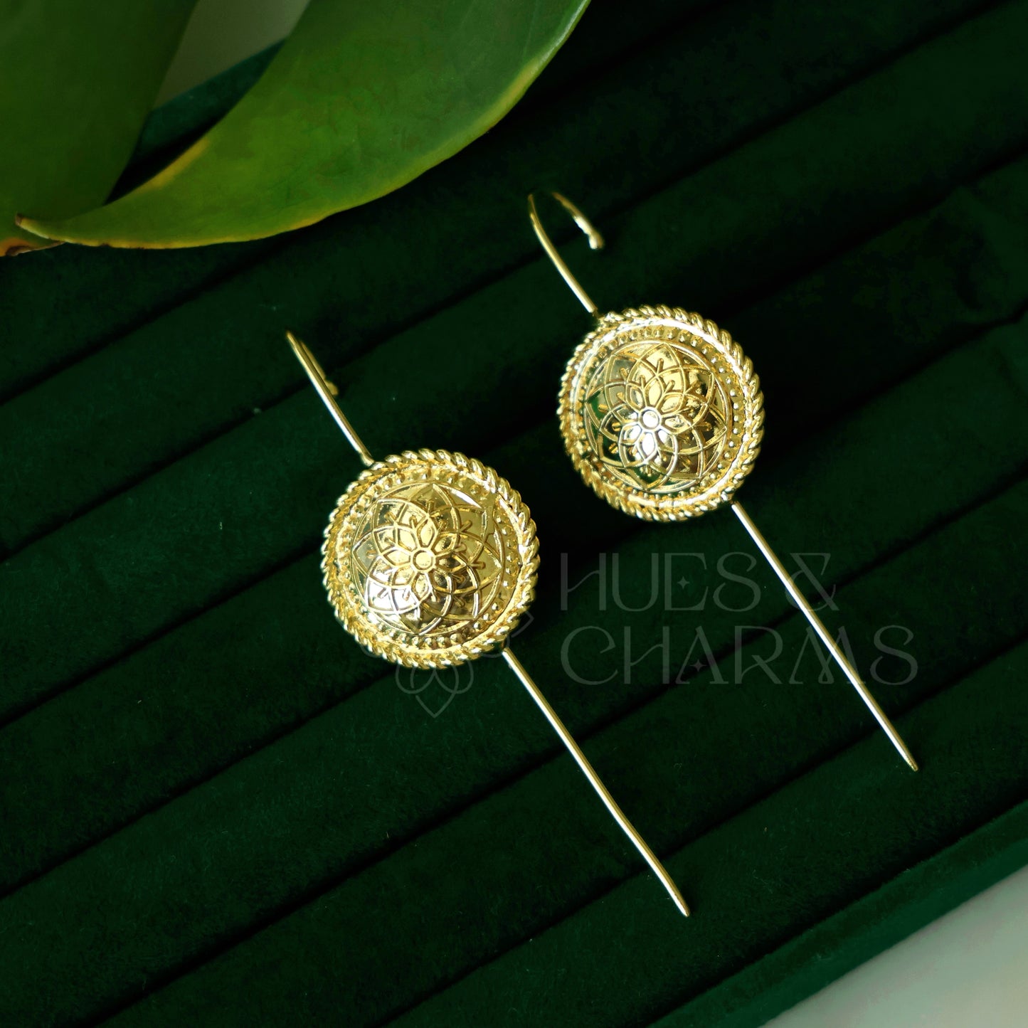 GOLDEN MANDALA EAR CUFF