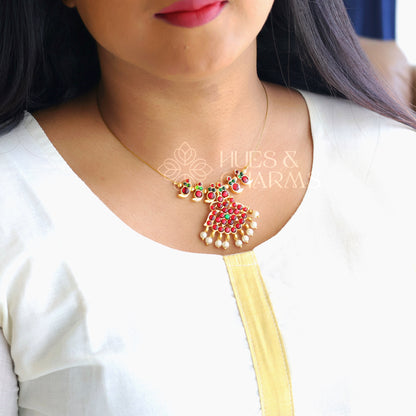 TRADITIONAL FLOATING NECKPIECE - RED & GREEN