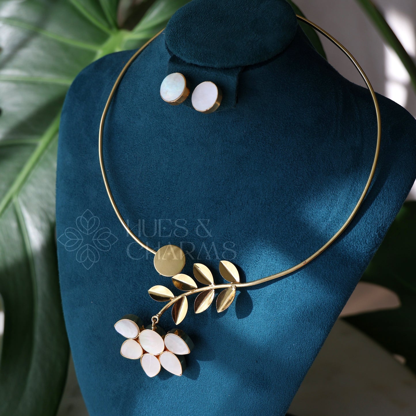 GOLDEN ELYSIA BLOOM MOP NECKCUFF SET