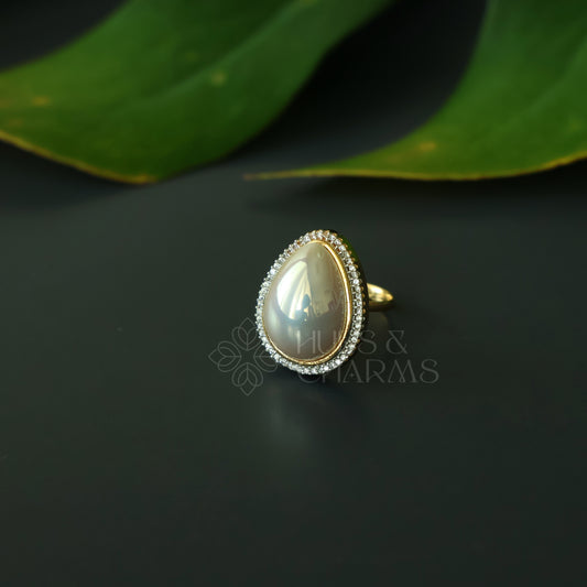 GOLDEN OVAL ORBIT ADJUSTABLE PEARL RING