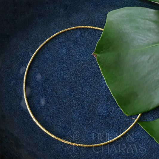 GOLDEN MINIMAL AURA NECKCUFF