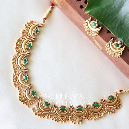 GOLDEN GREEN HALF MOON NECKLACE SET