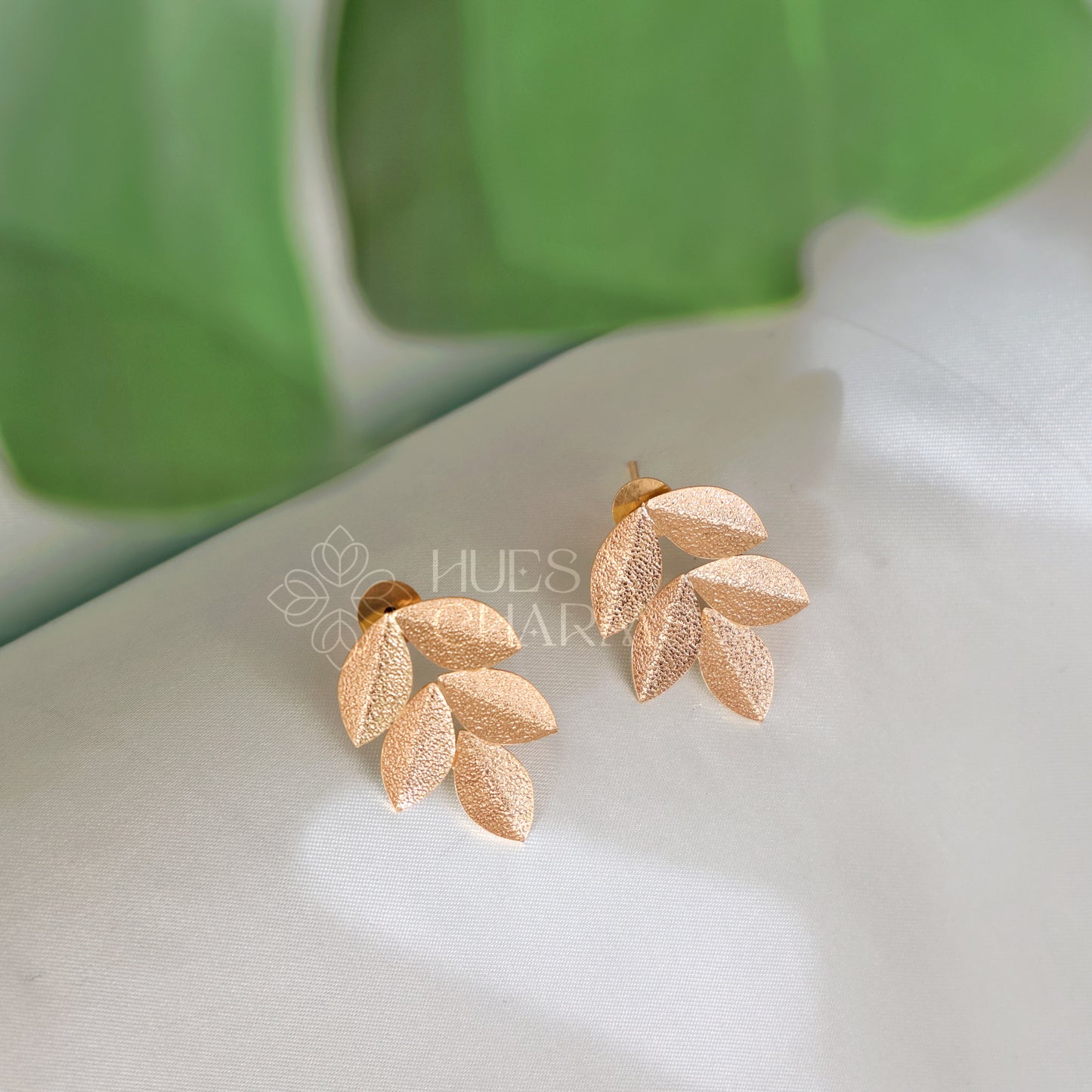 GOLDEN TEXTURED LEAF STUD EARRINGS