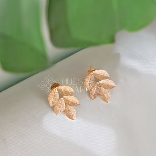 GOLDEN TEXTURED LEAF STUD EARRINGS