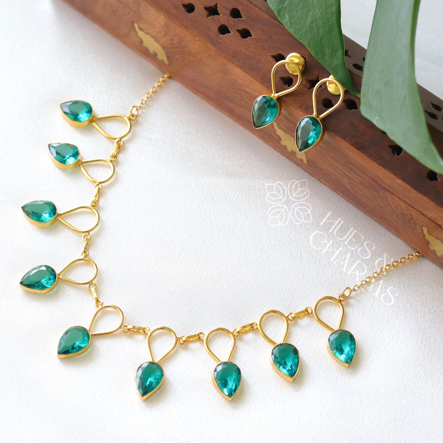 EMERALD GREEN GLOSSY DROP NECKLACE SET