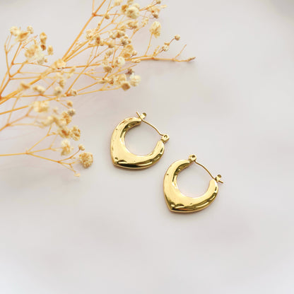 GOLDEN ANGLED HOOPS