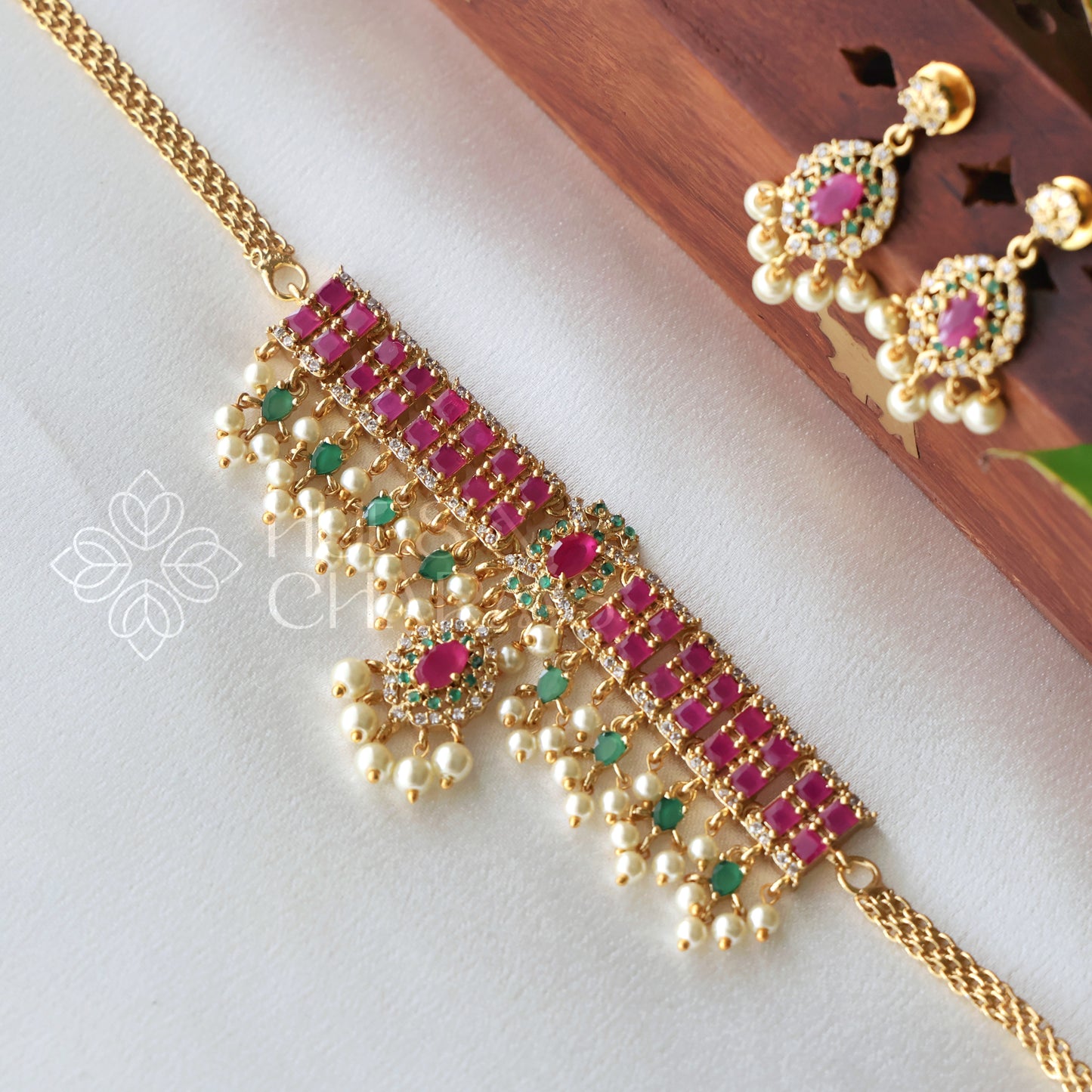 GOLDEN RATNALEKHA CHOKER SET