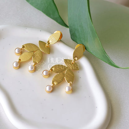 LEAF DROP EARRINGS WITH PEARL